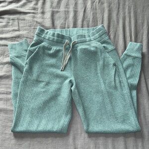 Women’s Lulu lemon joggers.